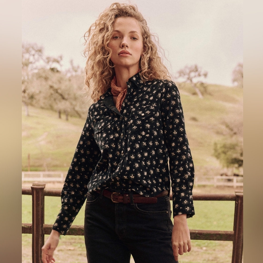 THE GREAT. The Howdy Top In Night Lily